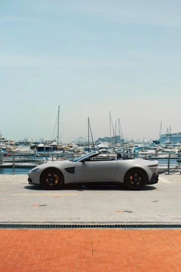 Aston Martin Vantage 2021 - undefined